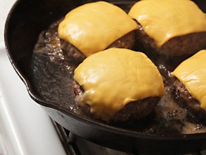 20130723-bacon-weave-food-lab-burger-step-by-step-17 (1)