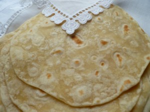 fresh-flour-tortillas-all-steps-and-finished-061